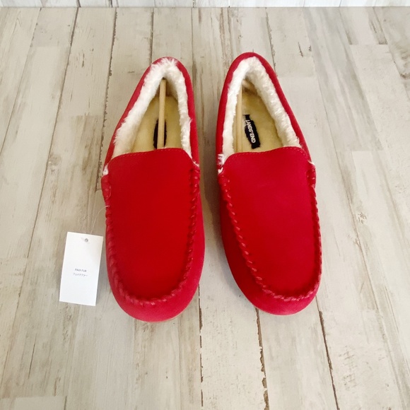 Lands' End Shoes - ❌SOLD❌ Lands' End | Womens Rich Red Faux Fur Suede Moccasin Slippers | Size: 10